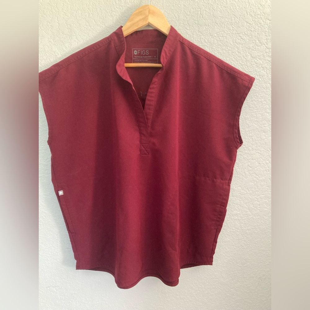FIGS SCRUB top - Relaxed Fit - Medium